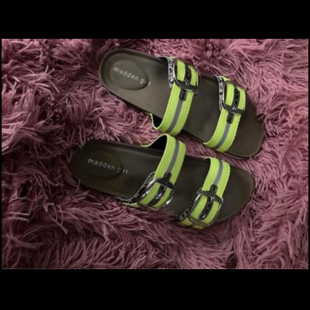 NIB Steve Madden sandals